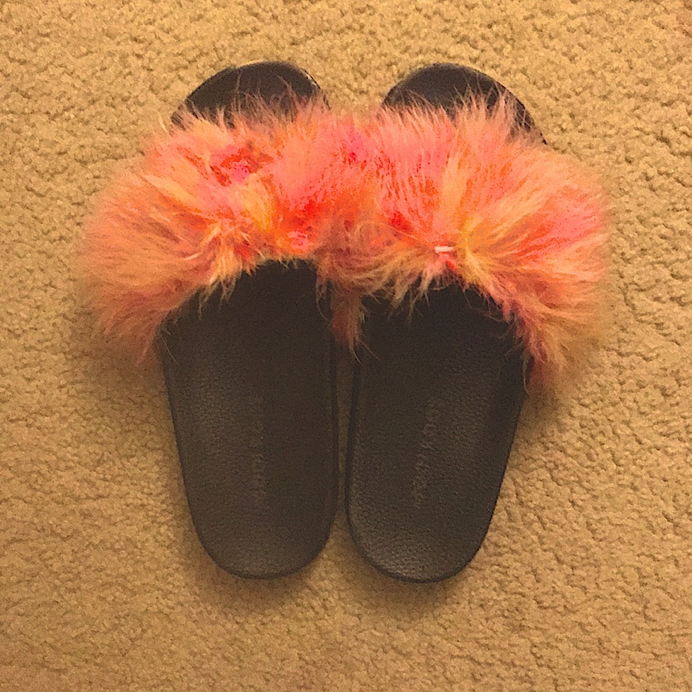 Fur slides! Size 9.. worn a 3 times !
